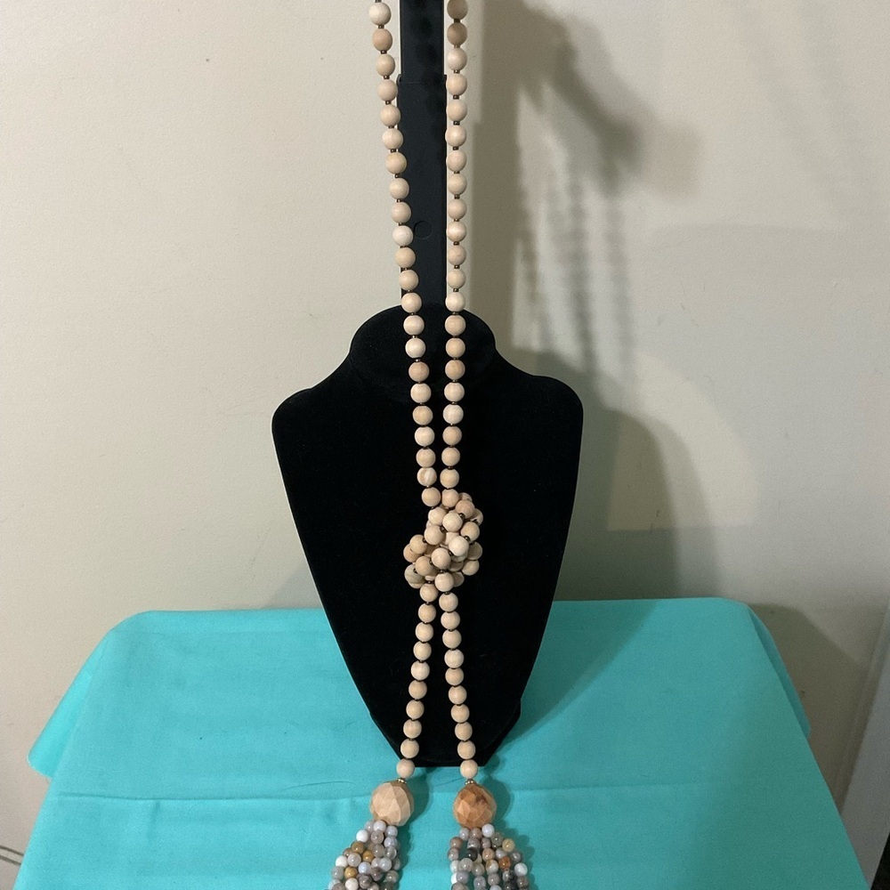 Chic Wooden Bead Necklace - Picture 3 of 3